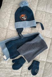 Sciarpa, più cappello, più guanti