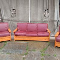 divano letto e due poltrone 