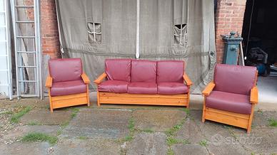 divano letto e due poltrone 