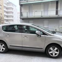 Auto monovolume Pegeout 3800 I serie