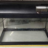 Acquario per pesci in vetro con luce 50x26xH.37
