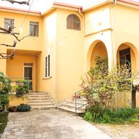 Casa indipendente divisibile in due unità