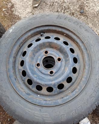 cerchi e gomme 155/70 r13