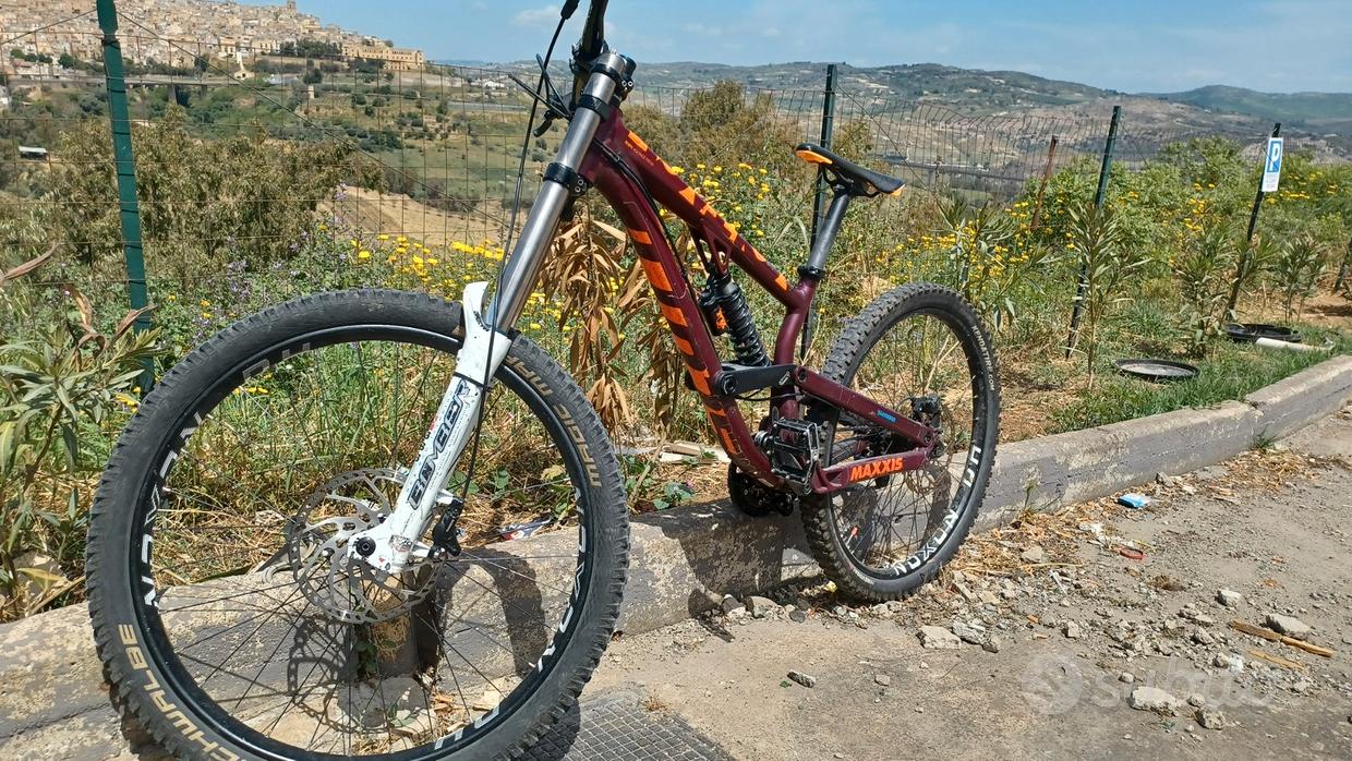 https m.subito.it annunci-italia vendita biciclette q bici downhill usate