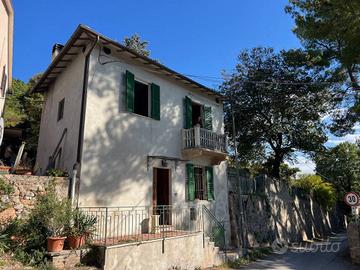 Casa indipendente di 81 m² con 4 locali a Spoleto