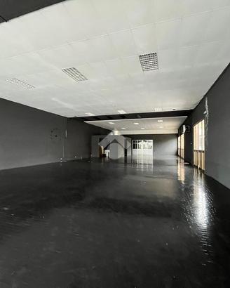 NEGOZIO A NOCETO