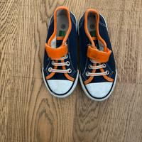 Scarpe in tela Benetton numero 26