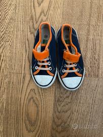 Scarpe in tela Benetton numero 26