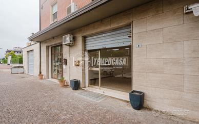LOCALE COMMERCIALE TRASFORMABILE IN ABITATIVO IN P