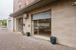 LOCALE COMMERCIALE TRASFORMABILE IN ABITATIVO IN P