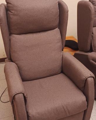 Poltrona  benessere alzapersona - come nuova