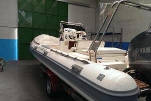 Joker boat coaster 650 - Yamaha 150 - carrello