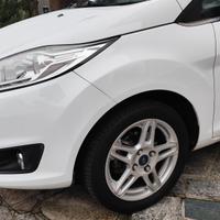cerchi da 15 Ford Fiesta con gomme