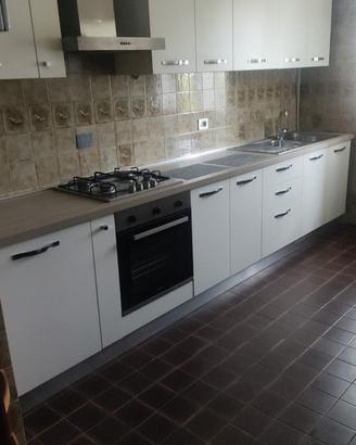 Cucina completa usata pochissimo