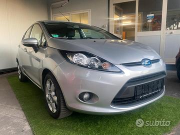 Ford Fiesta 1.2 Benzina Exclusive - 5 porte
Auto 