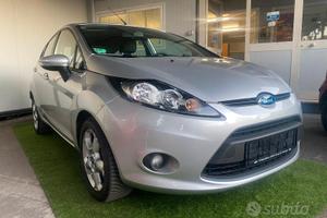 Ford Fiesta 1.2 Benzina Exclusive - 5 porte
Auto 