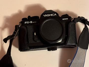 Fotocamera analogica yashica