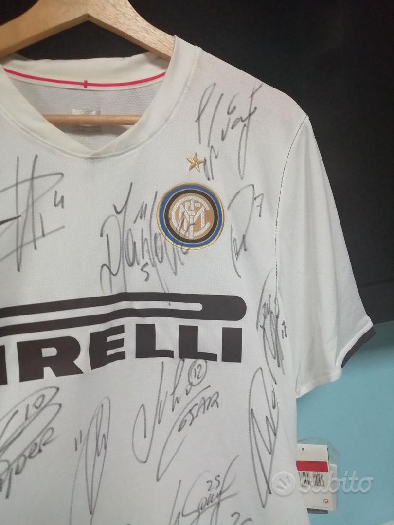 Maglia Inter triplete autografata - Sports In vendita a Pavia