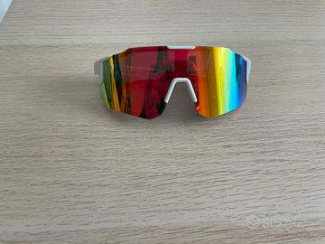 Occhiali da sole per sportivi e non