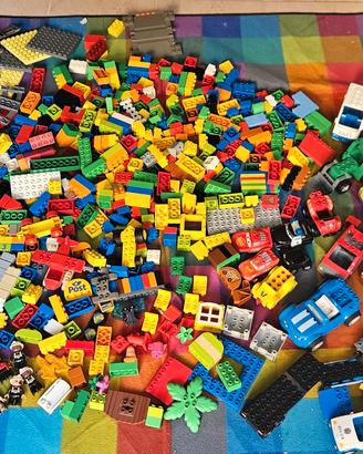 10KG Lego Duplo misti, veicoli e minifigure
