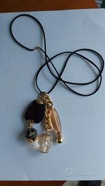 collana lunga con ciondolo artigianale. Nuova