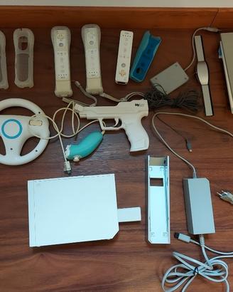 Wii completa di tanti giochi e accessori 