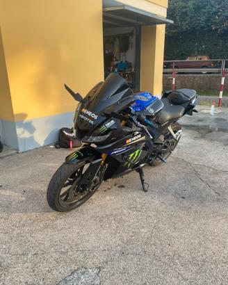 R 125 2019