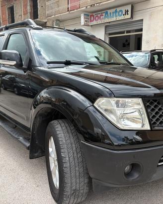 Nissan Navara 2.5 dCi 4 porte Double Cab Platinum