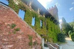 Castello dei Nove Merli con parco a Piossasco TO