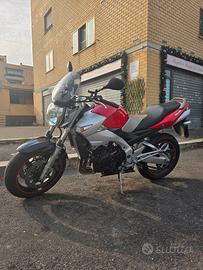 suzuki gsr 600 