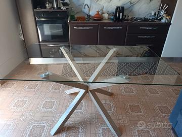 tavolo in vetro 
