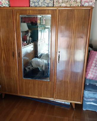 Camera da letto completa in legno