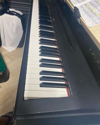 Pianoforte digitale YAMAHA P60
