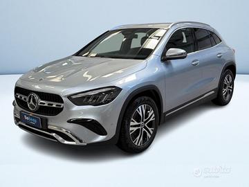 Mercedes GLA 200 d Progressive Extra auto