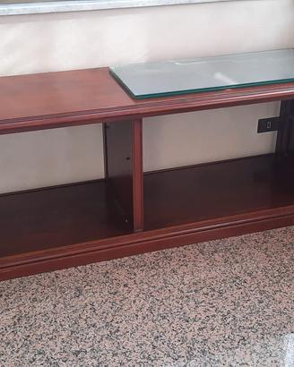 Credenza in legno e mensole in vetro