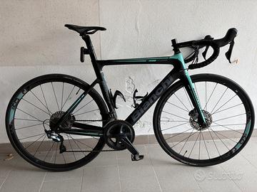 Bicicletta BIANCHI ARIA AERO ULTEGRA DISC 52/36
