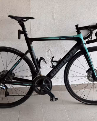 Bicicletta BIANCHI ARIA AERO ULTEGRA DISC 52/36