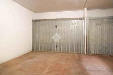 AUTORIMESSA A ALBA ADRIATICA