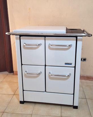 Stufa a legna/ putagè per cucinare