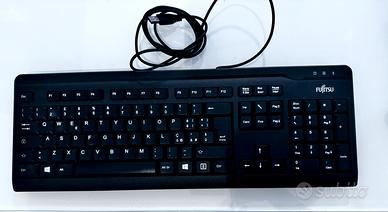 Tastiera, mouse, cavo vga, cavi alimentazione
