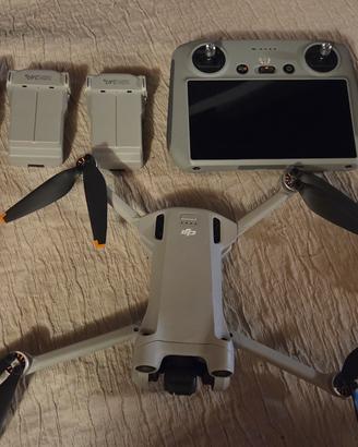 DJI Mini 3 Pro con Radiocomando schermo integrato