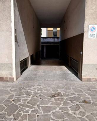 Box / Garage di 11 m² a Milano