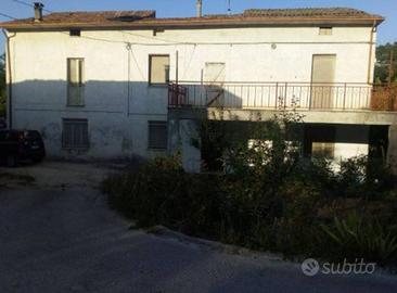 Casa indipendente di 1160 m² con più di 5 locali a