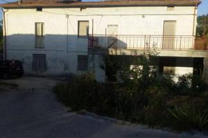 Casa indipendente di 1160 m² con più di 5 locali a
