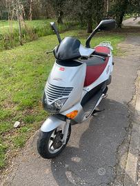 Scooter Aprrilia Leonardo 150 ST