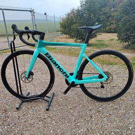 BIANCHI OLTRE RACE schimano 105 12v pari al nuovo