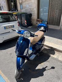 Vespa Primavera 125 abs bauletto