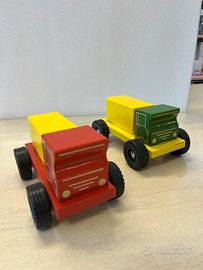 Camioncini gioco di legno