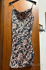 Vestito estivo corto a fantasia rosa e blu