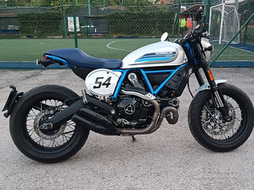 Moto Ducati Scrambler cafe racer 803